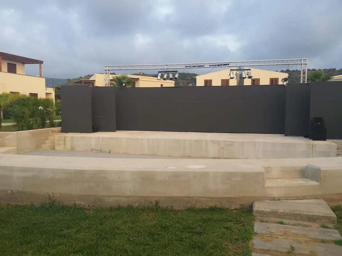 Barrio Blanco Aparthotel Campofelice Di Roccella